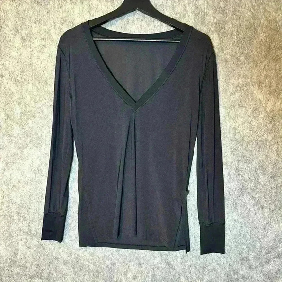 Lululemon Lightweight Sheer Long Sleeve Top Womens - Medium - Picture 1 of 6